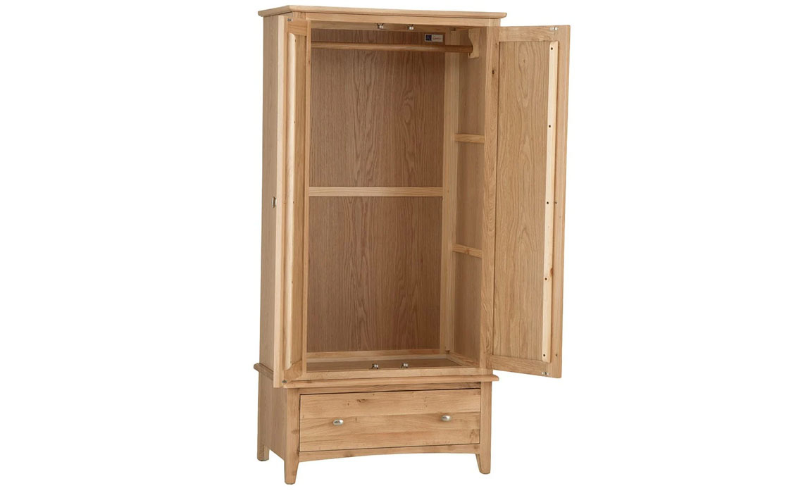 Columbus Oak Gents Wardrobe 